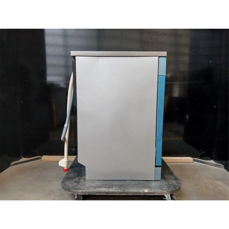 GRADE A2 - Smeg Universal Freestanding Dishwasher - A-Rated Stainless Steel