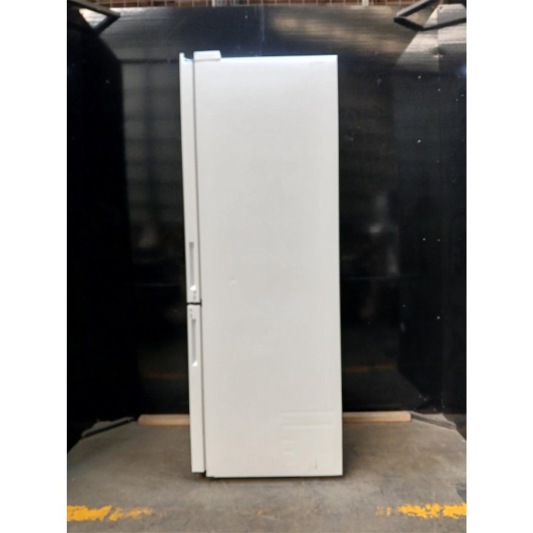 GRADE A2 - Samsung Series 5 344 Litre 70/30 Freestanding Fridge Freezer - White