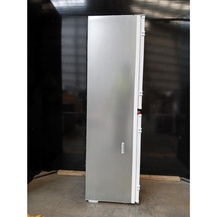 GRADE A2 - AEG 6000 Series 262 Litre 50/50 Integrated Fridge Freezer