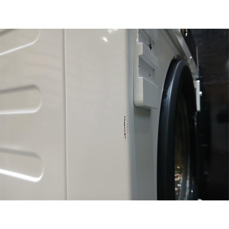 GRADE A2 - AEG 7000 Series ProSteam 8KG 1600rpm Integrated Washing Machine - White