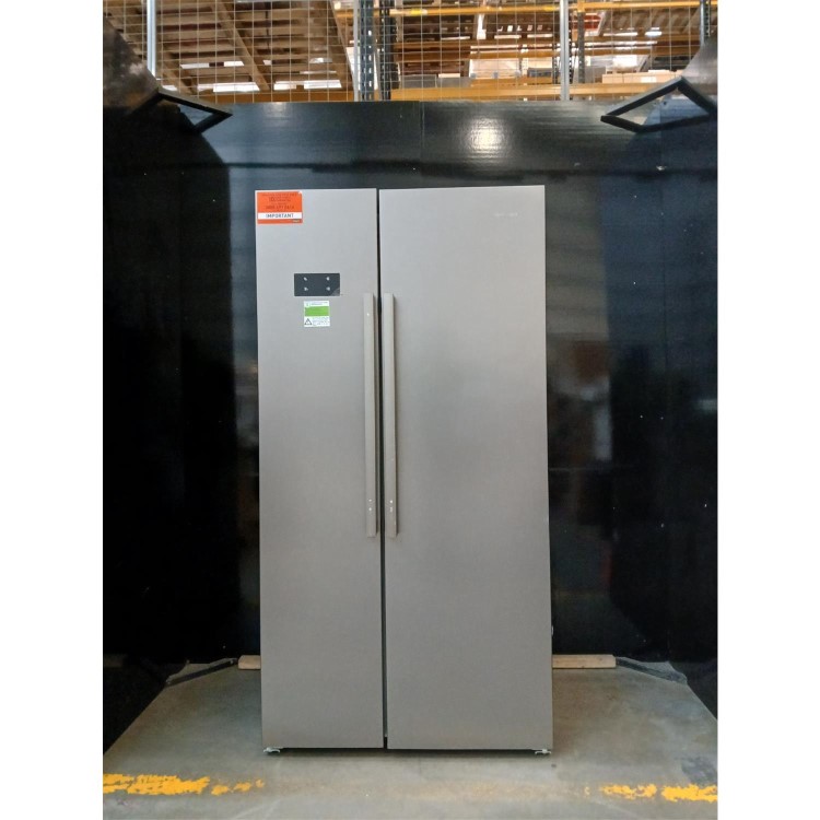 GRADE A2 - Hotpoint 593 Litre Side-By-Side American Fridge Freezer - Stainless Steel