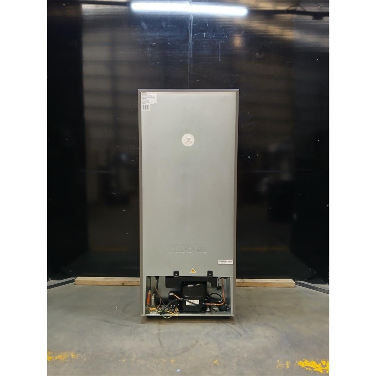 GRADE A2 - Hisense 165 Litre Freestanding Fridge With Icebox - Silver