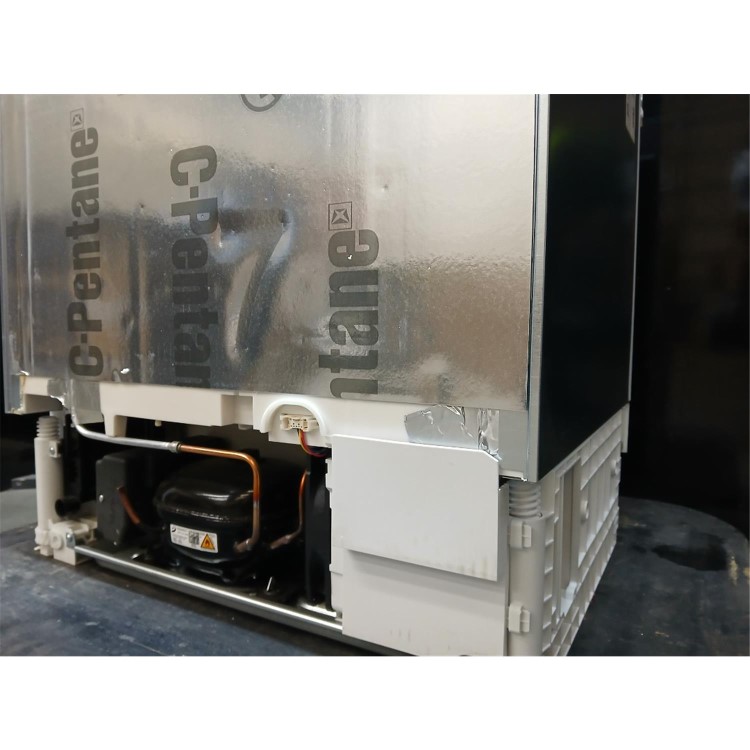 GRADE A2 - Bosch Series 4 134 Litre Under Counter Integrated Fridge