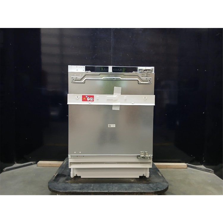 GRADE A2 - Bosch Series 4 134 Litre Under Counter Integrated Fridge