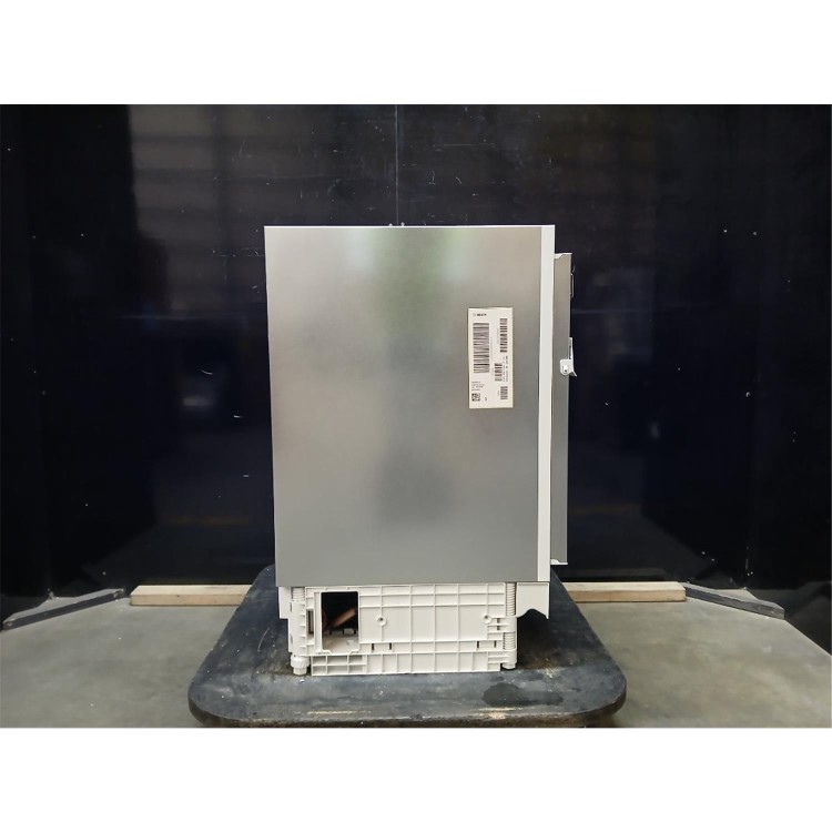 GRADE A2 - Bosch Series 4 134 Litre Under Counter Integrated Fridge
