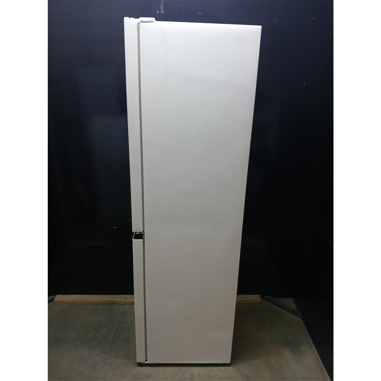Refurbished Hisense 256 Litre 50/50 Freestanding Fridge Freezer - White