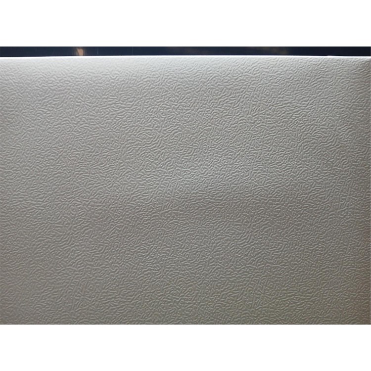 Refurbished Hisense 256 Litre 50/50 Freestanding Fridge Freezer - White