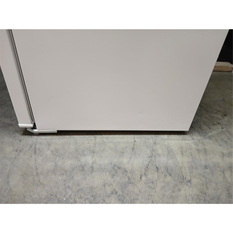 GRADE A2 - Hotpoint 270 Litre 50/50 Freestanding Fridge Freezer - White
