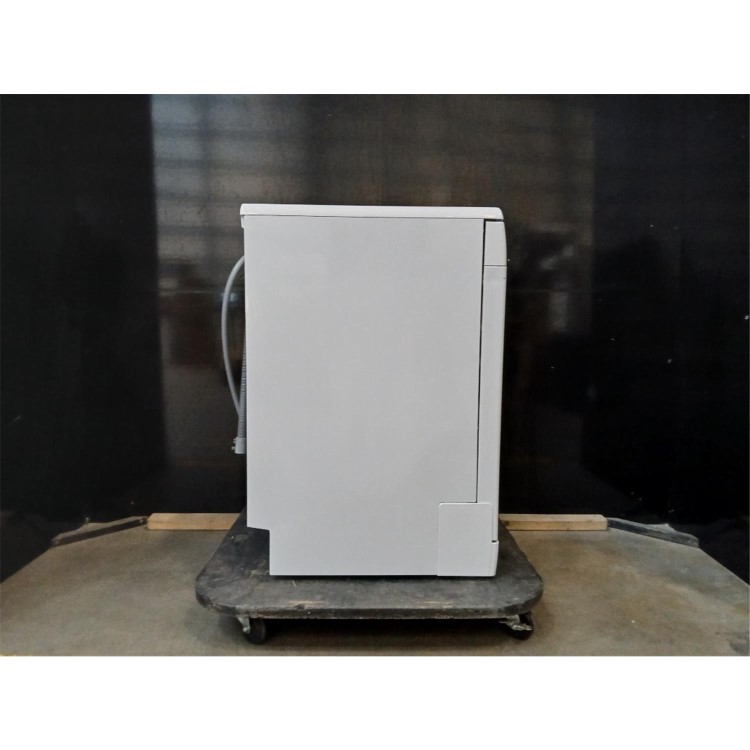 GRADE A2 - Indesit Fast&Clean Freestanding Dishwasher - D-Rated White