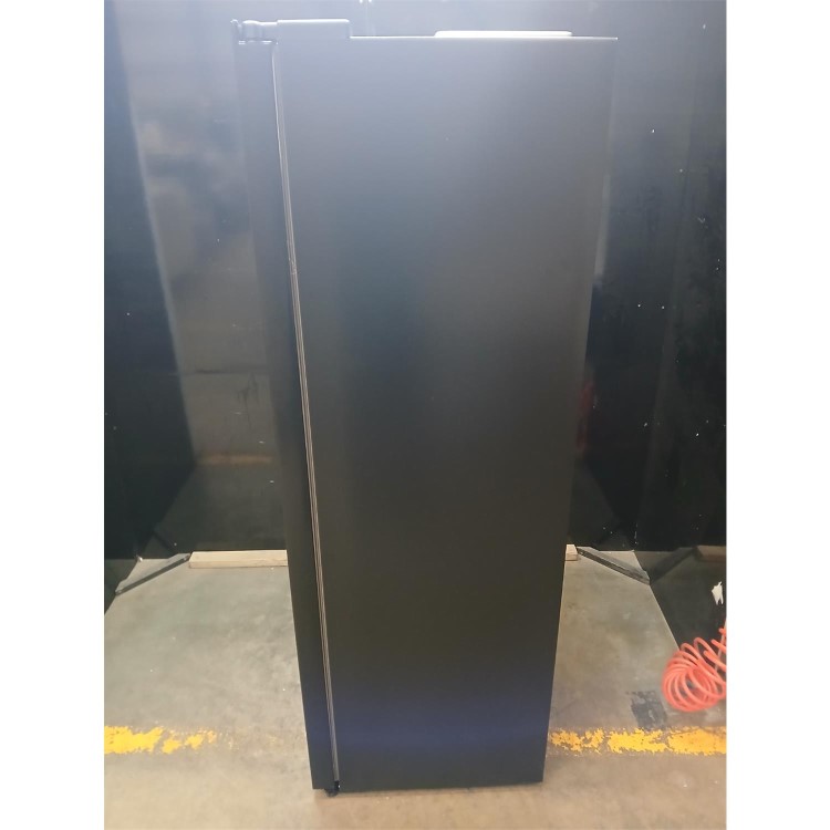 GRADE A2 - Hisense PureFlat 528 Litre Side-By-Side American Fridge Freezer - Black