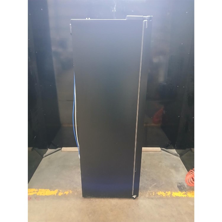 GRADE A2 - Hisense PureFlat 528 Litre Side-By-Side American Fridge Freezer - Black