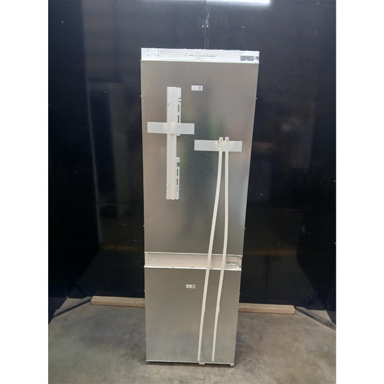 GRADE A2 - Bosch Series 2 260 Litre 177 cm 60/40 Integrated Fridge Freezer with Sliding Door Hinge