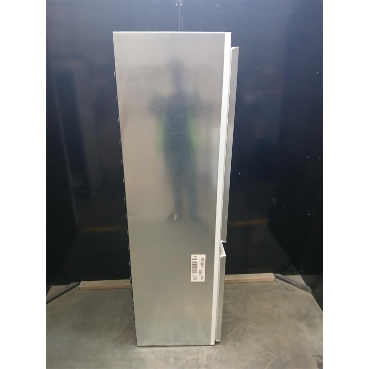 GRADE A2 - Bosch Series 2 260 Litre 177 cm 60/40 Integrated Fridge Freezer with Sliding Door Hinge