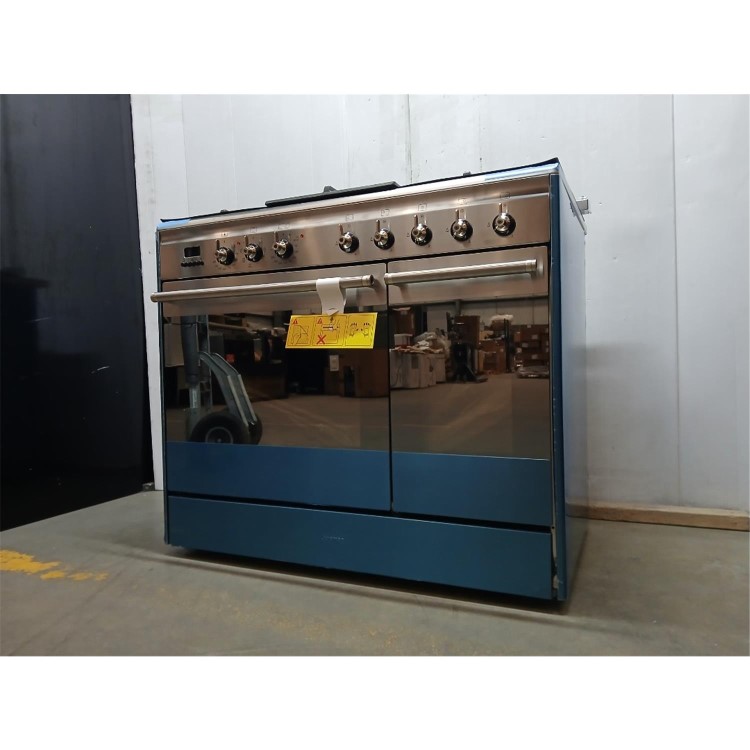 GRADE A2 - Smeg Concert 90cm Dual Fuel Range Cooker - Stainless Steel