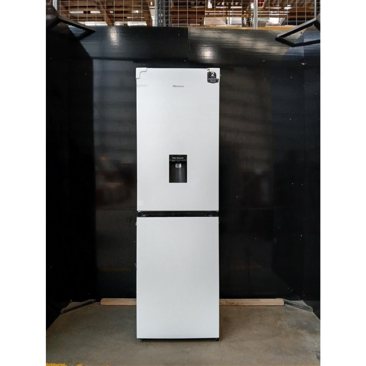 GRADE A2 - Hisense 256 Litre 50/50 Freestanding Fridge Freezer - White