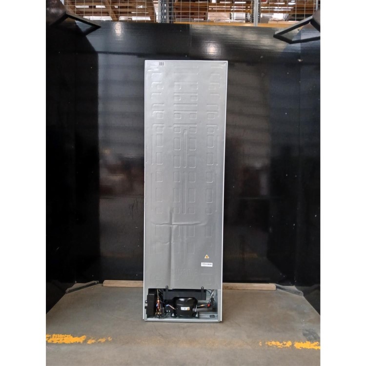 GRADE A2 - Hisense 256 Litre 50/50 Freestanding Fridge Freezer - White
