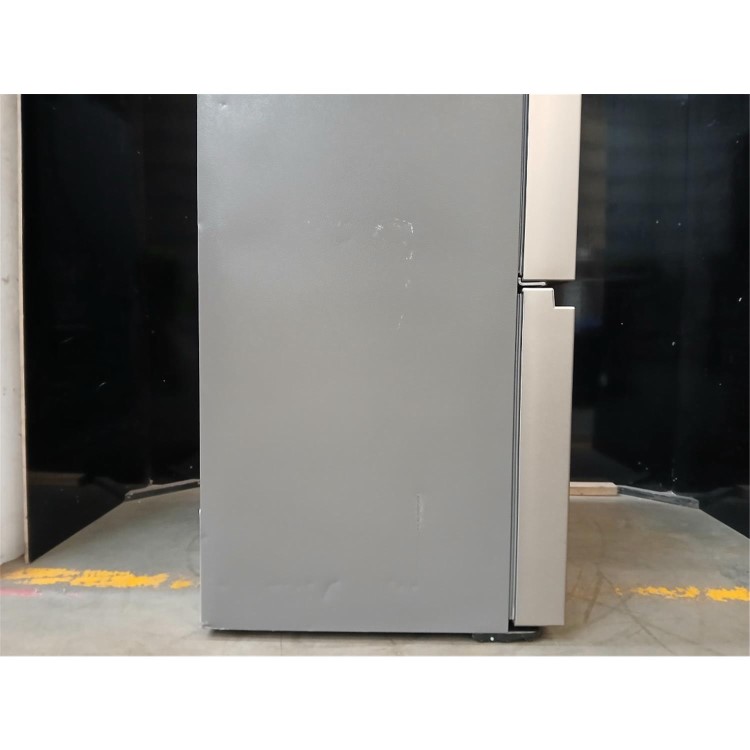 GRADE A2 - Hisense 634 Litre French Style American Fridge Freezer - Stainless Steel