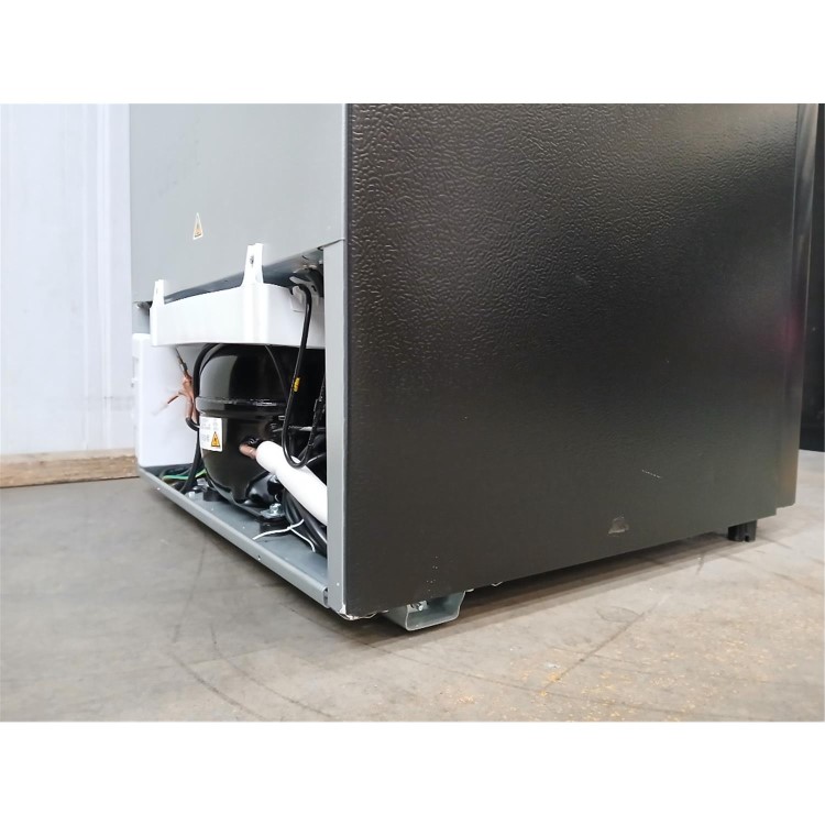 GRADE A2 - Hisense 336 Litre 60/40 Freestanding Fridge Freezer - Black