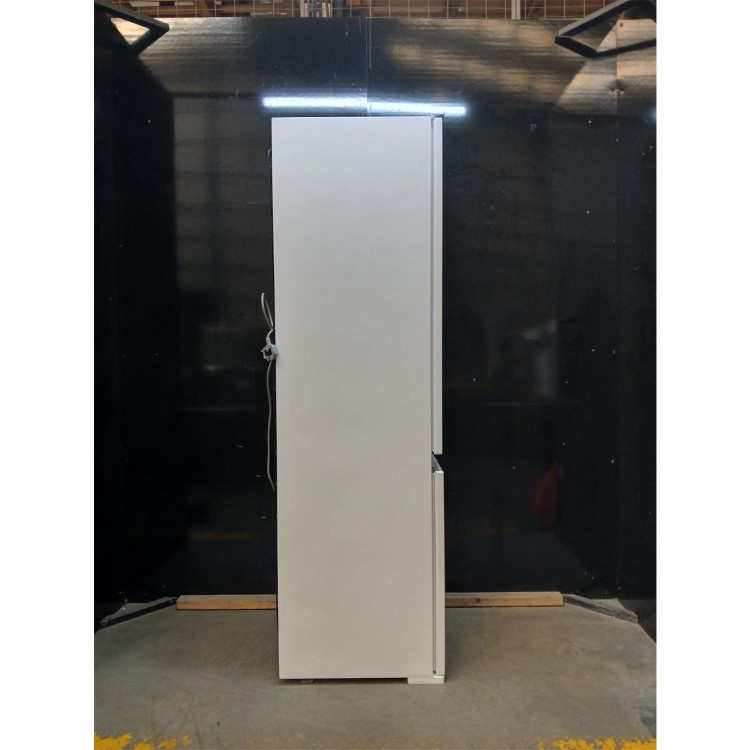 GRADE A2 - electriQ 249 Litre 178cm 70/30 Integrated Fridge Freezer - White with Sliding Door Hinge