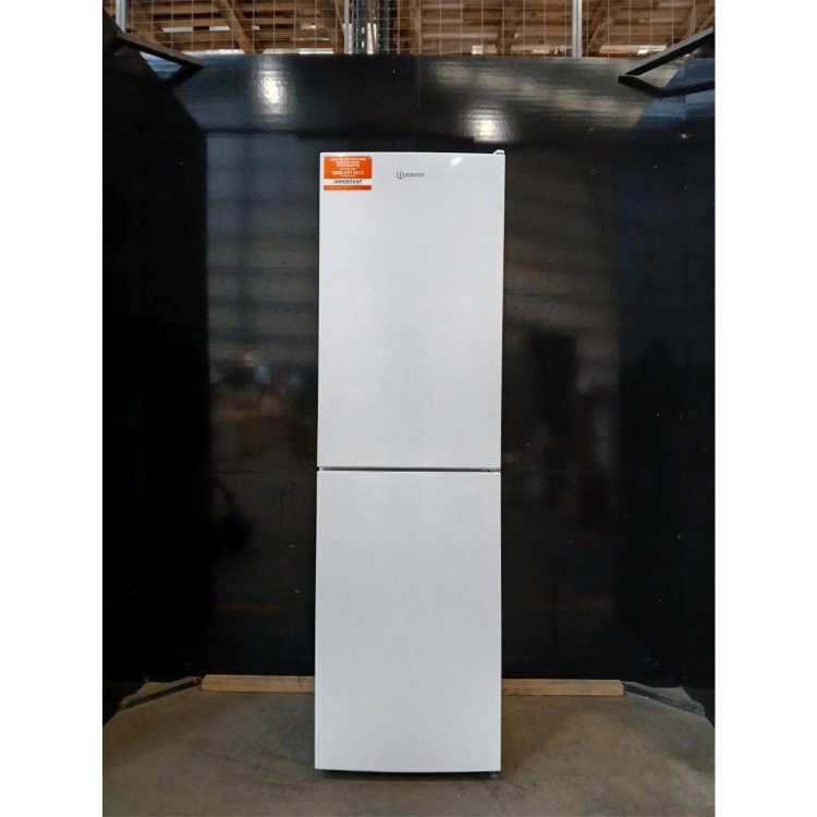 GRADE A2 - Indesit 287 Litre 50/50 Freestanding Fridge Freezer - White