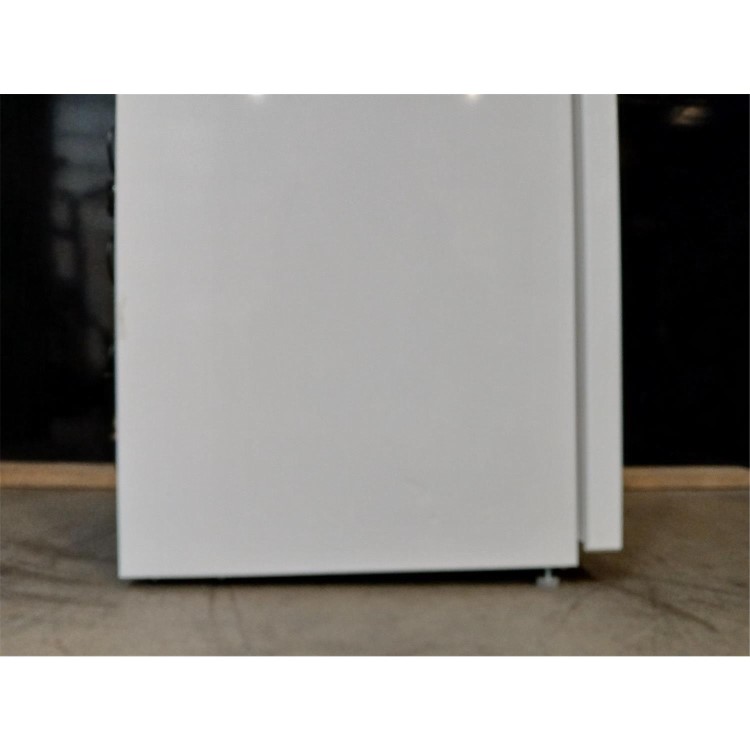 GRADE A2 - Indesit 287 Litre 50/50 Freestanding Fridge Freezer - White