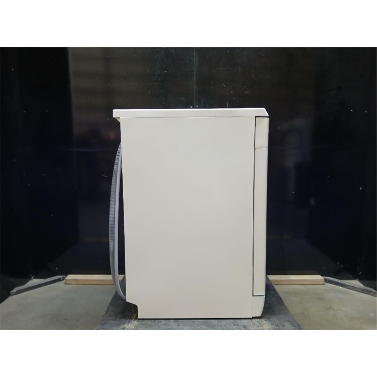 GRADE A2 - Hisense Hi4 Freestanding Slimline Dishwasher - Super Silent - White