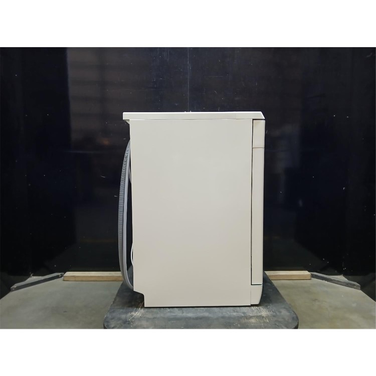 GRADE A2 - Hisense Hi4 Freestanding Slimline Dishwasher - Super Silent - White