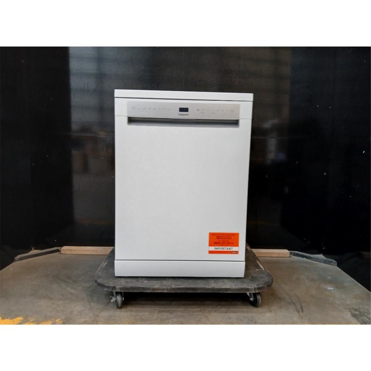 GRADE A2 - Hotpoint Maxi Space Freestanding Dishwasher - C-Rated, White
