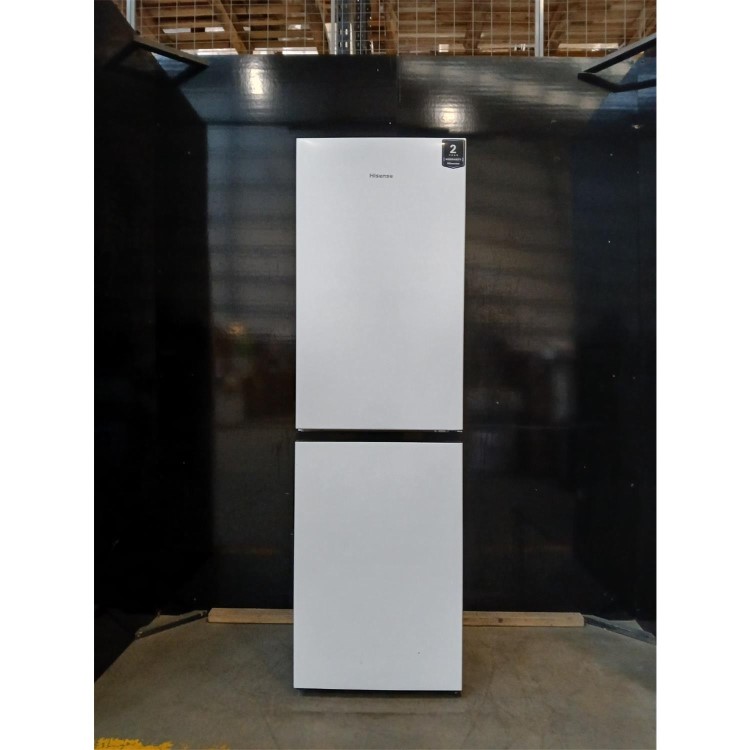 GRADE A2 - Hisense 256 Litre 50/50 Freestanding Fridge Freezer - White