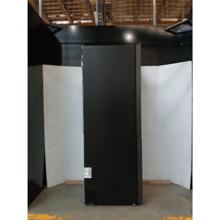 Refurbished LG Fit & Max 332L 60/40 Freestanding Fridge Freezer - Black