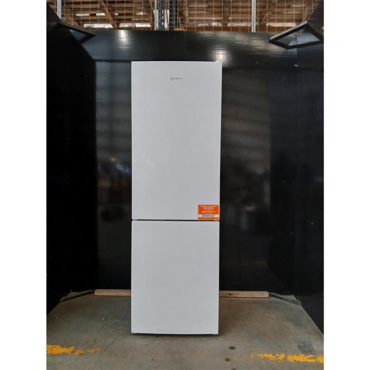 GRADE A2 - Indesit 343 Litre 60/40 Freestanding Fridge Freezer - White