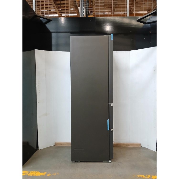 GRADE A2 - Haier 3D 55 Series 3 303 Litre 60/40 Freestanding Fridge Freezer - Black