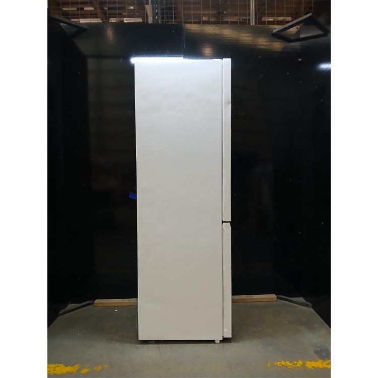 GRADE A2 - Indesit 322 Litre 70/30 Freestanding Fridge Freezer - White