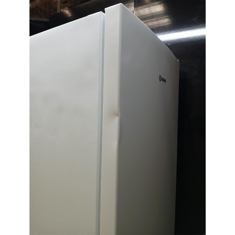 GRADE A2 - Indesit 322 Litre 70/30 Freestanding Fridge Freezer - White