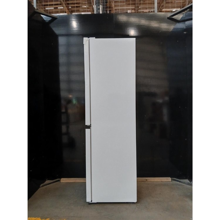 Refurbished Hisense 256 Litre 50/50 Freestanding Fridge Freezer - White
