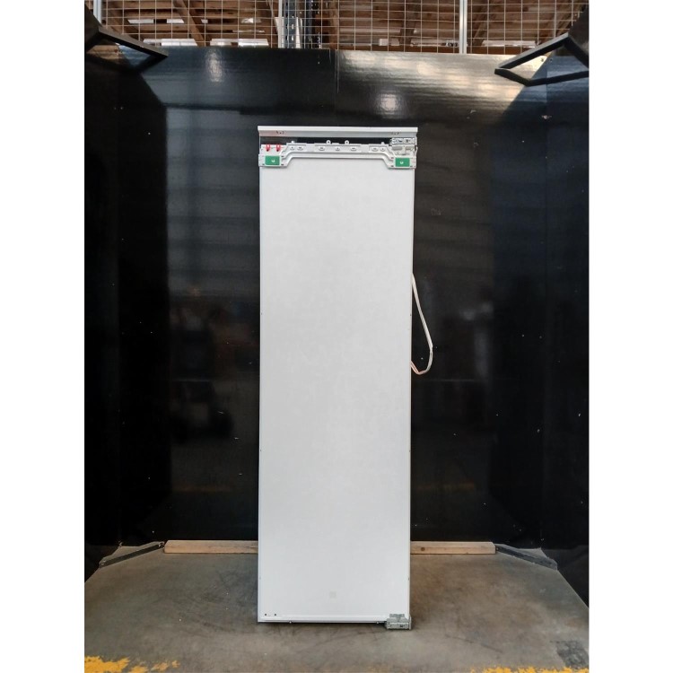 GRADE A2 - AEG 7000 Series 204 Litre 177cm Integrated Upright Freezer with Fixed Door Hinge