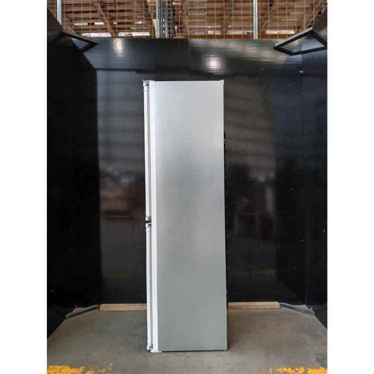 GRADE A2 - Hotpoint 265 Litre 178cm 50/50 Integrated Fridge Freezer with Sliding Door Hinge