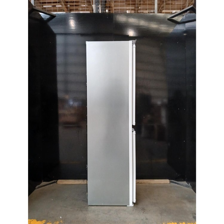 GRADE A2 - Hotpoint 265 Litre 178cm 50/50 Integrated Fridge Freezer with Sliding Door Hinge