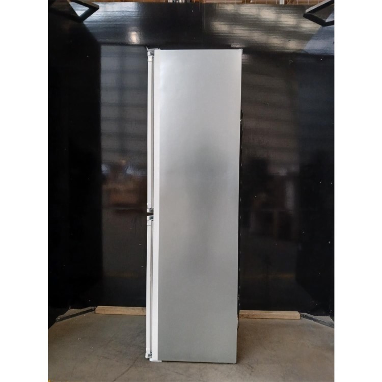 GRADE A2 - Hotpoint 265 Litre 178cm 50/50 Integrated Fridge Freezer with Sliding Door Hinge