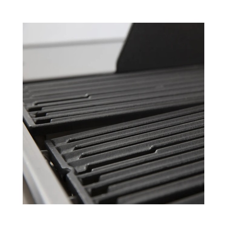 Broil King Monarch 390 - 3 Burner Gas BBQ Grill with Side Burner and Rotisserie - Black
