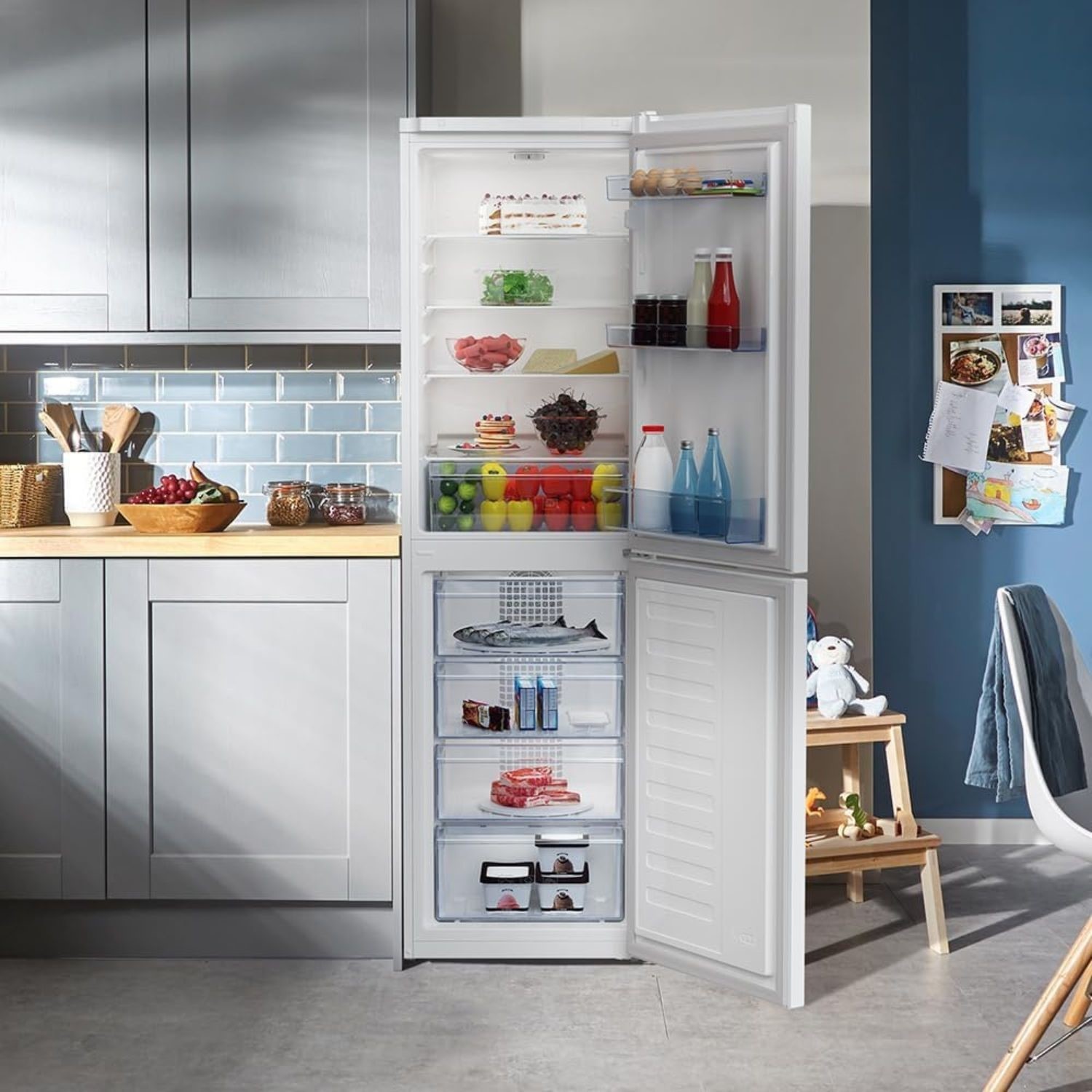 Beko 270 Litre 50 50 Freestanding Fridge Freezer White CFG4582W beko-270-litre-50-50-freestanding-fridge-freezer-white-cfg4582w