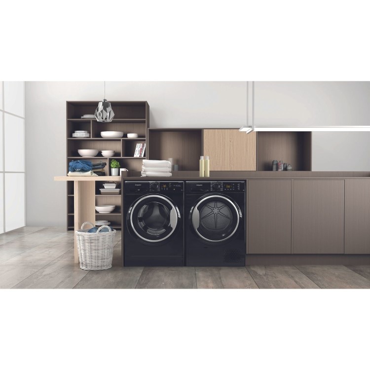 Refurbished Hotpoint AntiStain NSWM846BSUK Freestanding 8KG 1400 Spin Washing Machine Black