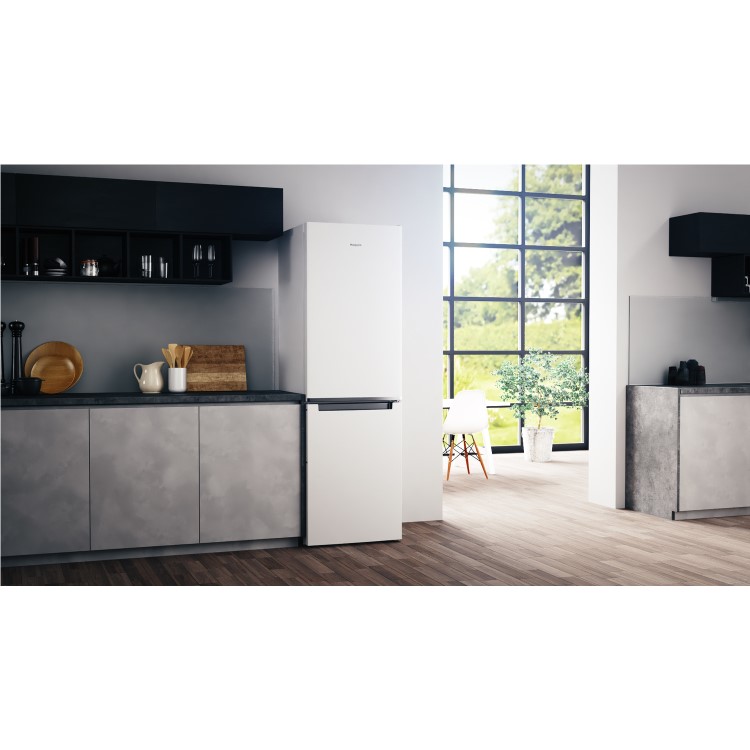 Hotpoint 338 Litre 70/30 Freestanding Fridge Freezer - White