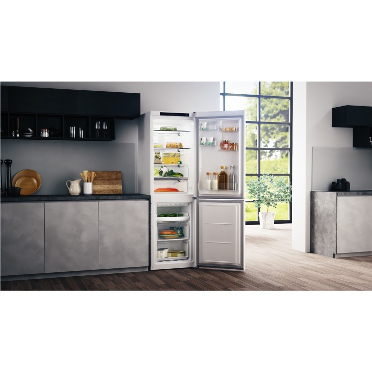 Hotpoint 338 Litre 70/30 Freestanding Fridge Freezer - White