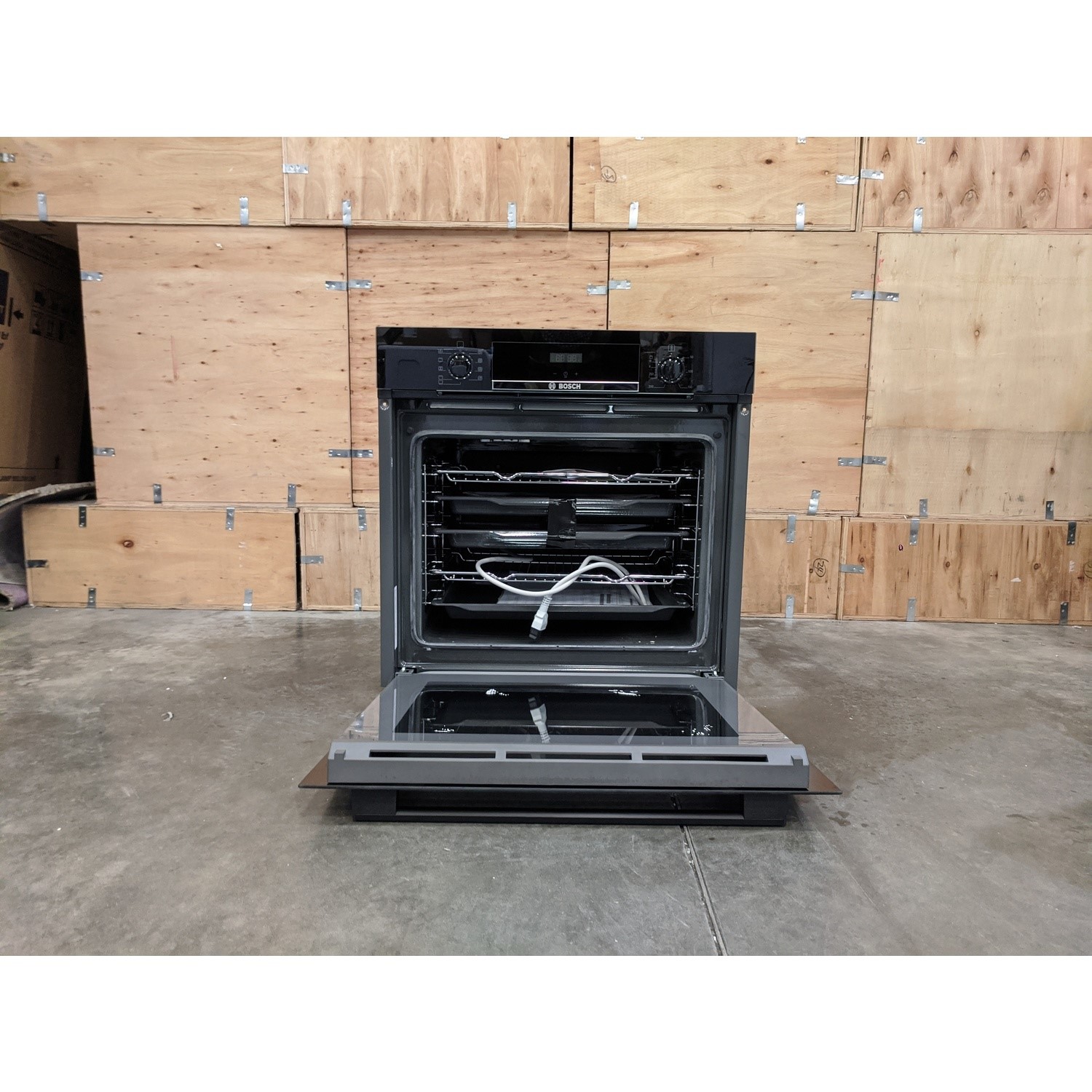Refurbished Bosch Serie 4 HBS534BB0B 60cm Single Electric Oven with