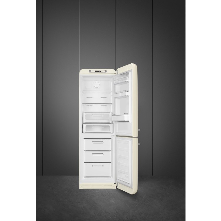 GRADE A3 - Smeg FAB32RCR3UK Fifties Style Frost Free Right Hand Hinge Freestanding Fridge Freezer - Cream