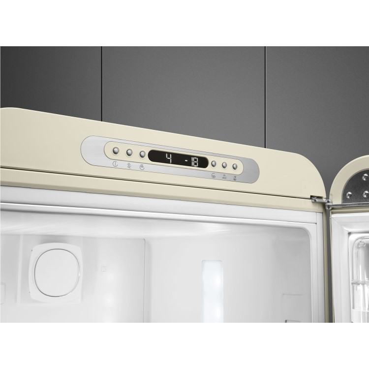 GRADE A3 - Smeg FAB32RCR3UK Fifties Style Frost Free Right Hand Hinge Freestanding Fridge Freezer - Cream