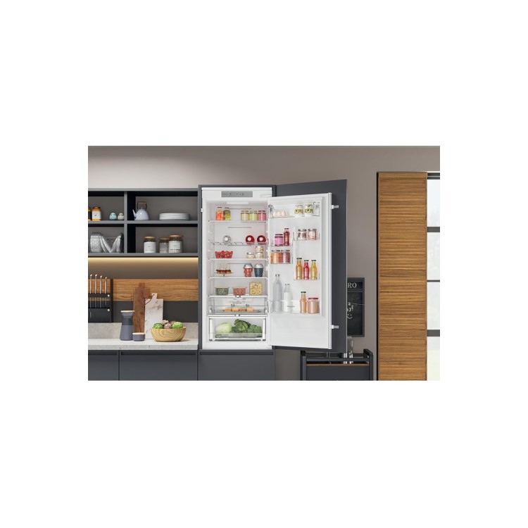 Refurbished Hotpoint HTC20T321 Integrated 280 Litre 70/30 Frost Free Fridge Freezer White
