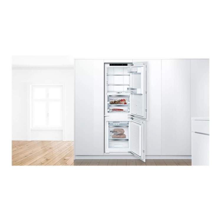 Refurbished Bosch KIF86PFE0 Serie 8 Integrated 60/40 Frost Free Fridge Freezer White