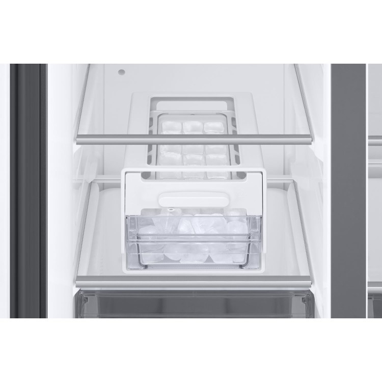 Samsung 652 Litre Side-by-Side American Fridge Freezer with SpaceMax - Black